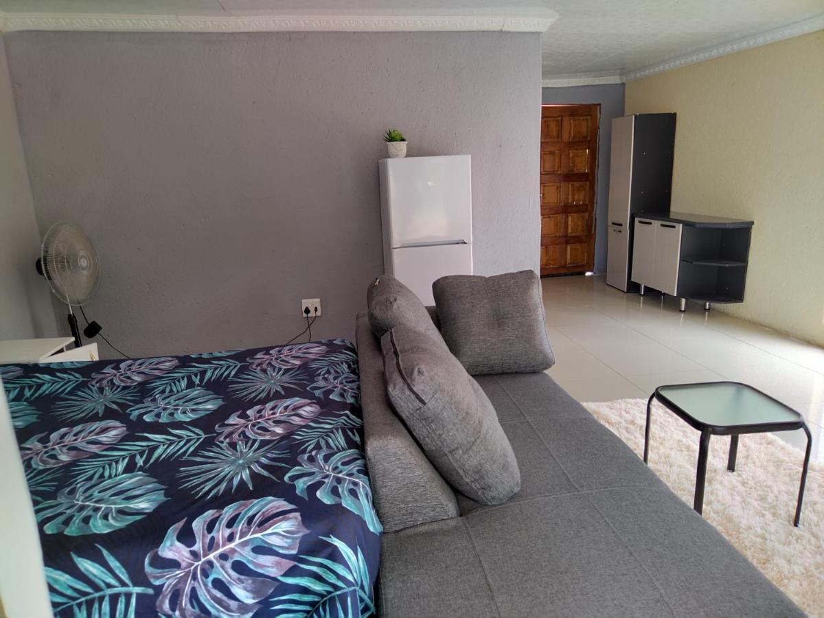 Moholoholo Lodge Acornhoek エクステリア 写真