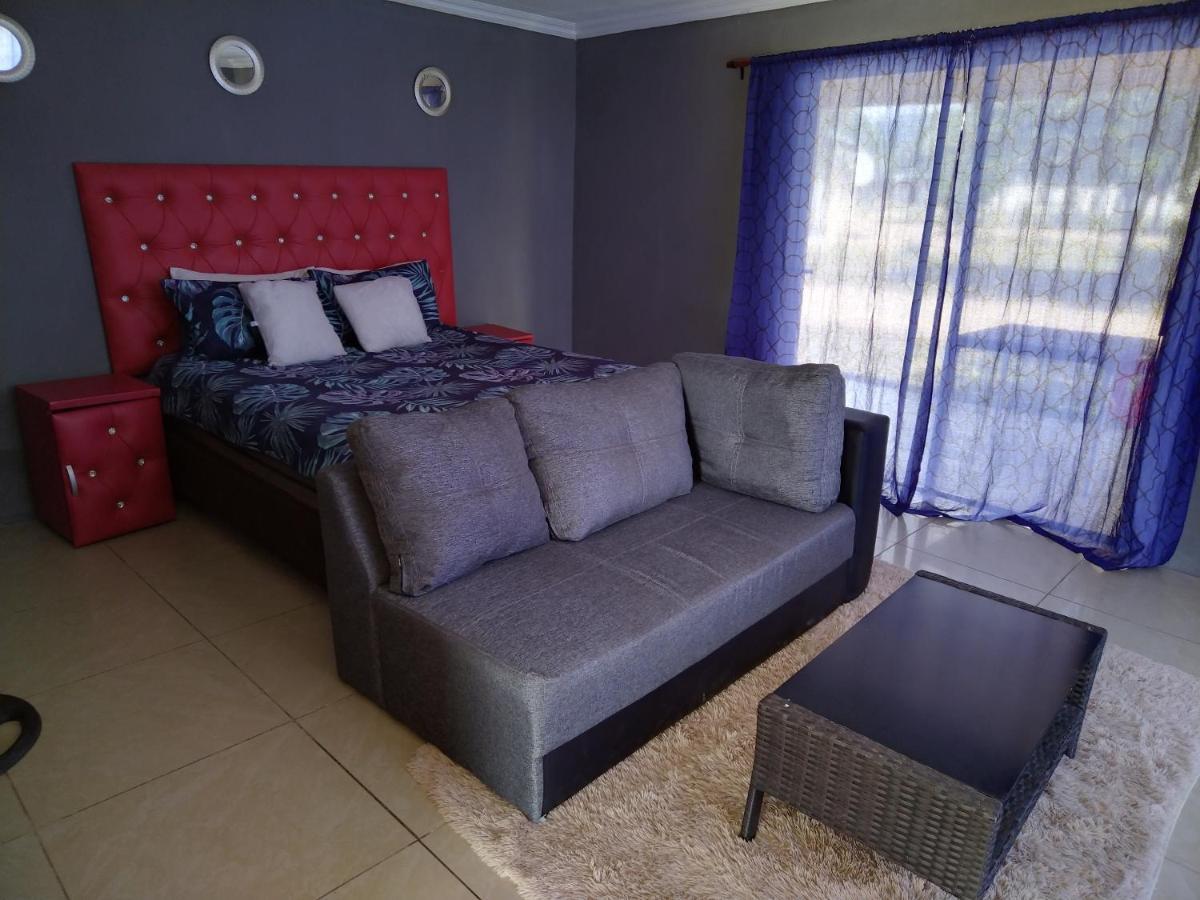 Moholoholo Lodge Acornhoek エクステリア 写真